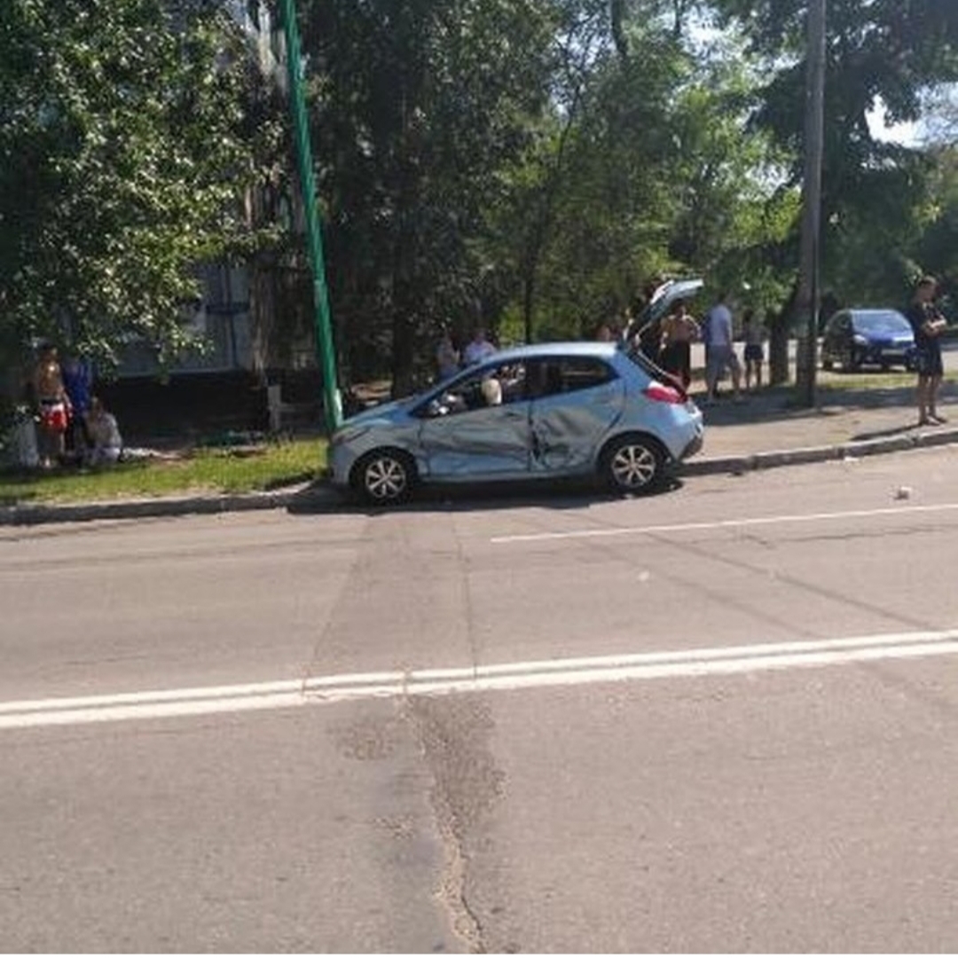 Два водителя пострадали в тройной аварии в Благовещенске