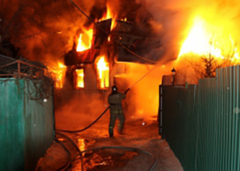 При пожаре в селе Благовещенского района погибла женщина