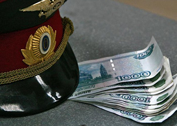 Полицейского в Приамурье подозревают в получении крупной взятки