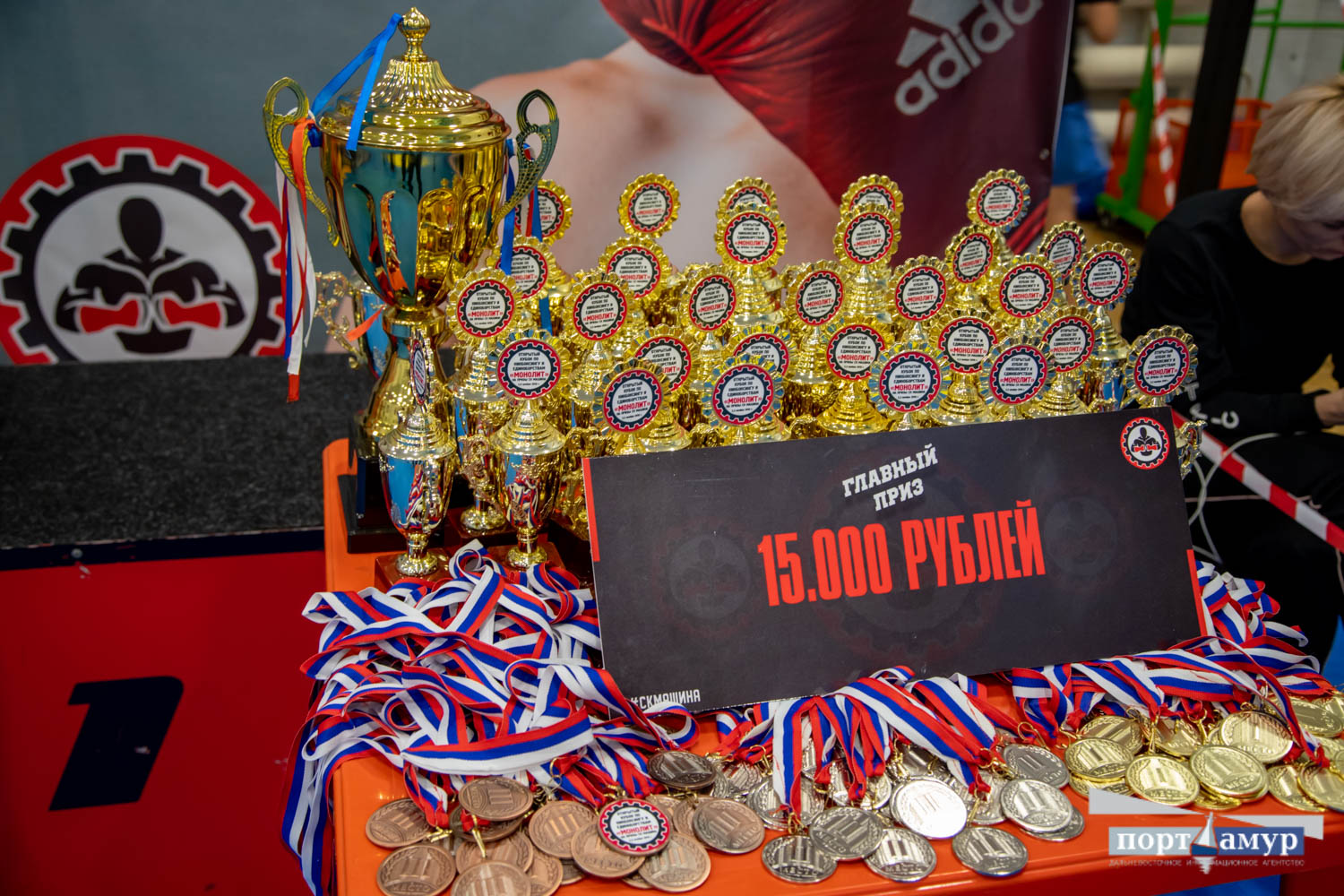 Победители турнира по кикбоксингу в Благовещенске потратят свой выигрыш на фаст-фуд